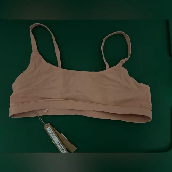 SKIMS Fits Everybody Scoop Bralette in Desert Clay - Picture 2 of 5